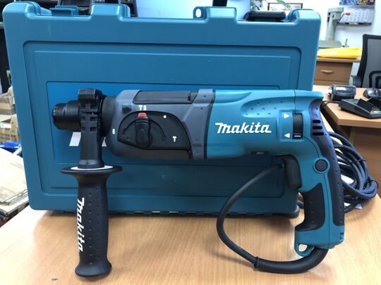 Перфоратор Makita HR2470